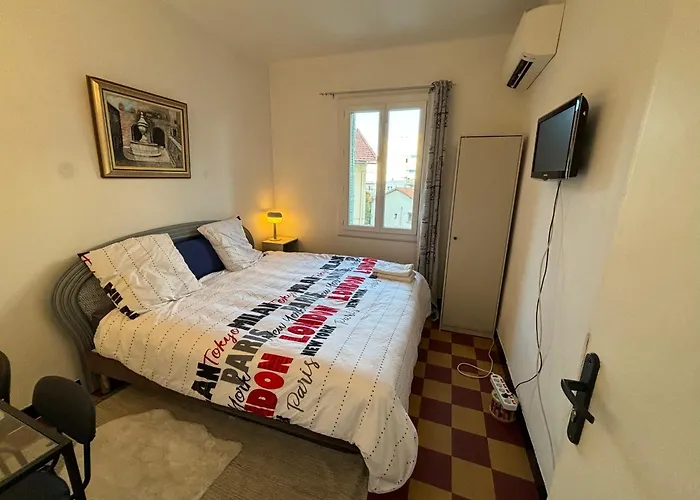 Brinette Τουλόν