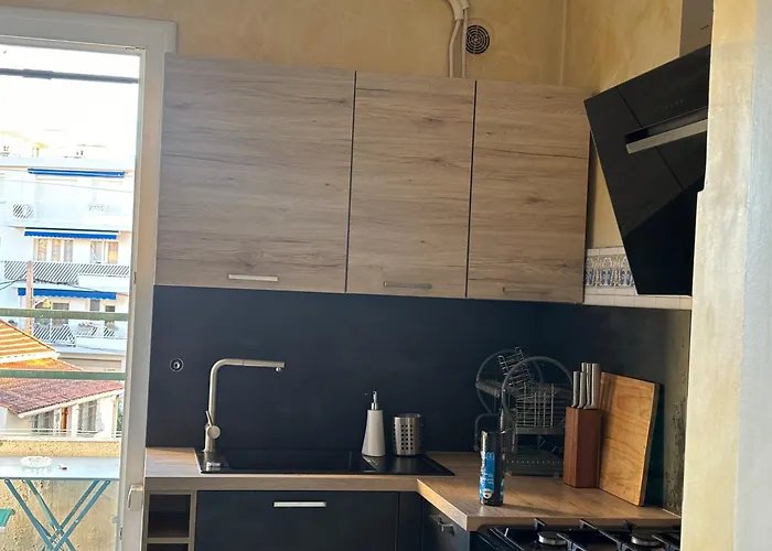 Brinette Τουλόν